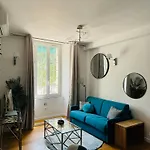 2- Cosy One Bedroom 2-4p, Located Place Nationale Апартаменты *