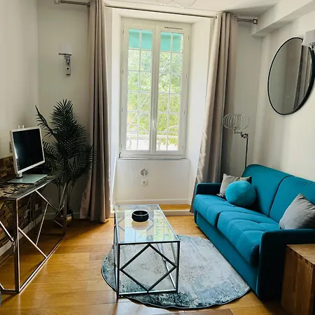 Apartment 2- Cosy One Bedroom 2-4p, Located Place Nationale *