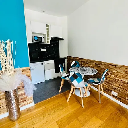 2- Cosy One Bedroom 2-4p, Located Place Nationale Lägenhet *